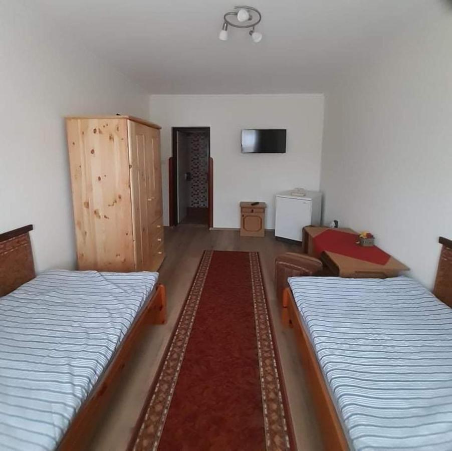 Pegazus Vendeghaz Hotel ไฮจ์ดุสโซบอสโล ภายนอก รูปภาพ